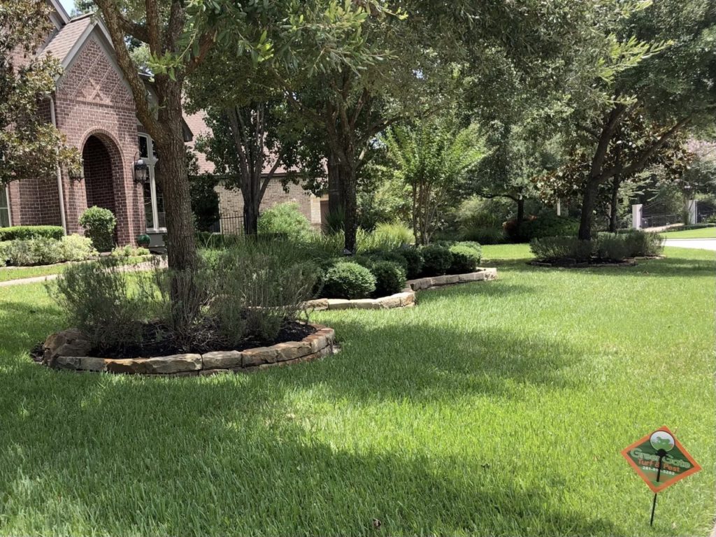 Tomball lawn care