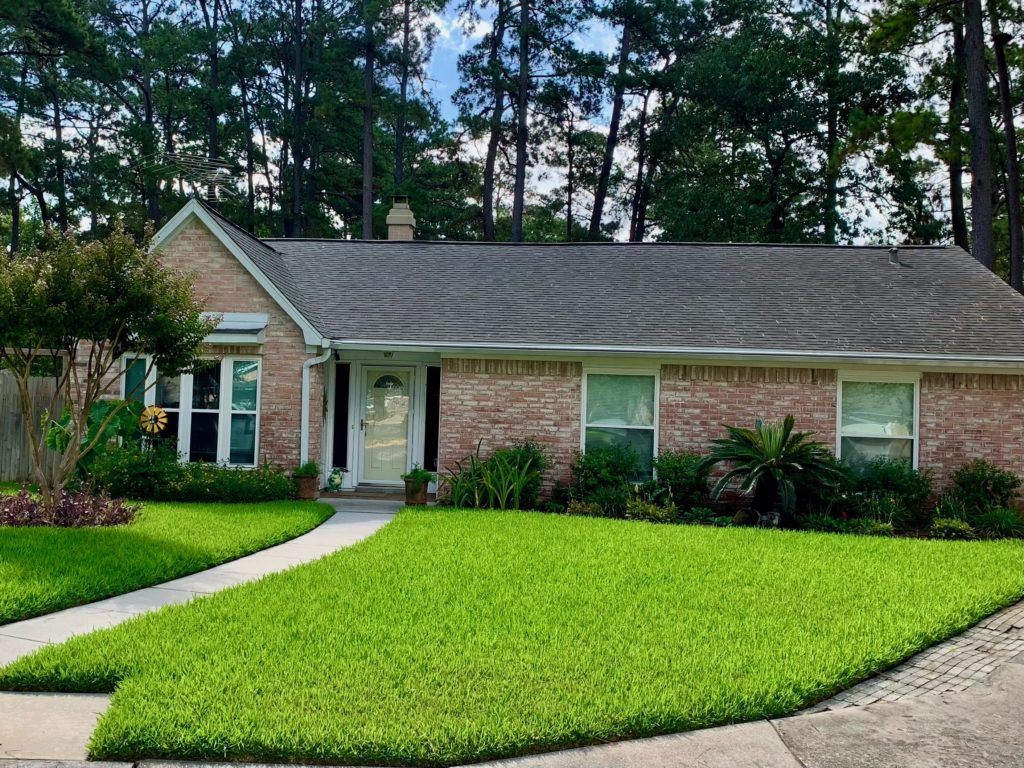 Completed lawn mowing & lawn maintenance service in west university place, tx