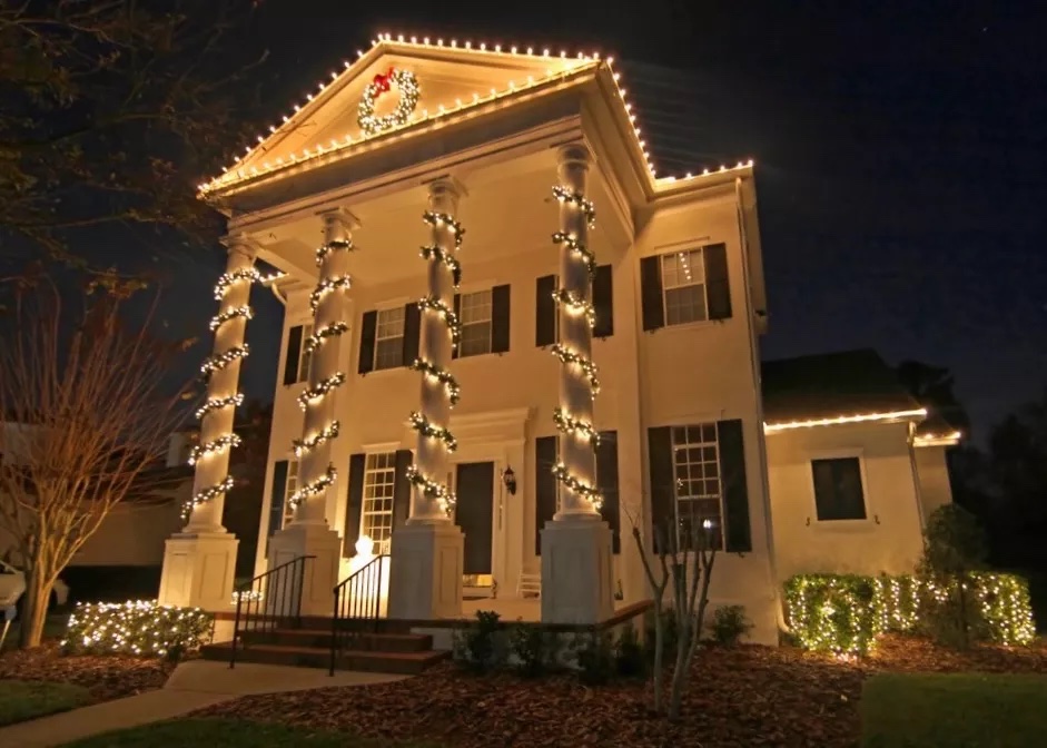 Christmas light installers in Baytown